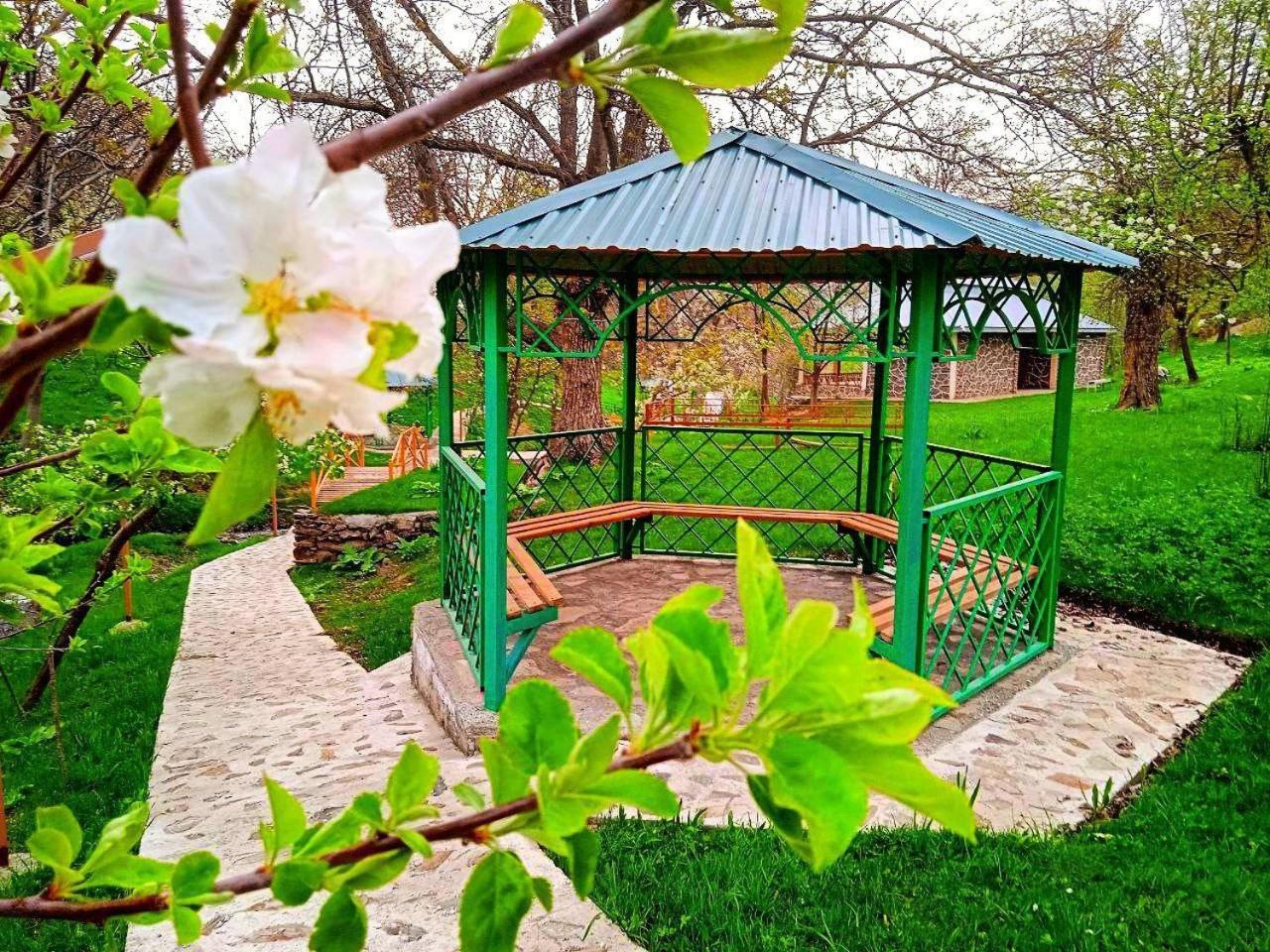 Hayat Guesthouse Nuratau Mountain Yukary-Ukhum Kültér fotó